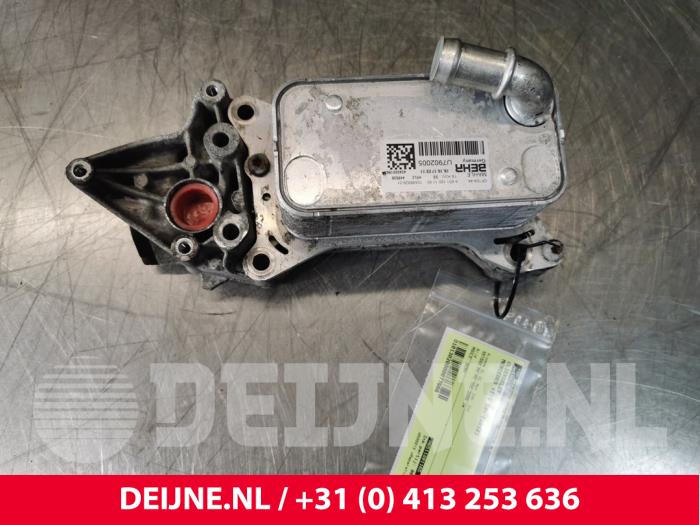 Gebruikte Oliekoeler Mercedes Vito Prijs € 36,30 Inclusief btw aangeboden door van Deijne Onderdelen Uden B.V.
