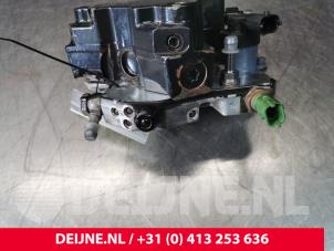 Volvo V70 Mechanical fuel pump O77845 photo 3