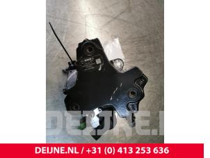 Volvo V70 Mechanical fuel pump O77845 photo 2