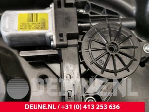 Volvo V60 Ruitmechaniek 4Deurs links-achter O77886 foto 3