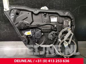 Gebruikte Raammechaniek 4Deurs links-achter Volvo V60 I (FW/GW) 2.4 D6 20V AWD Twin Engine Plug-in Hybrid Prijs € 75,00 Margeregeling aangeboden door van Deijne Onderdelen Uden B.V.