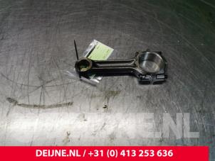 Gebruikte Drijfstang Nissan Cabstar (F22) Prijs € 72,60 Inclusief btw aangeboden door van Deijne Onderdelen Uden B.V.