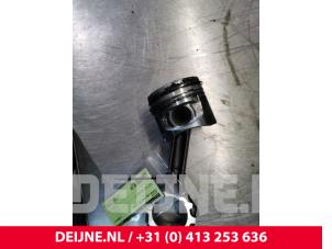 Nissan Cab Star Piston O77943 photo 2