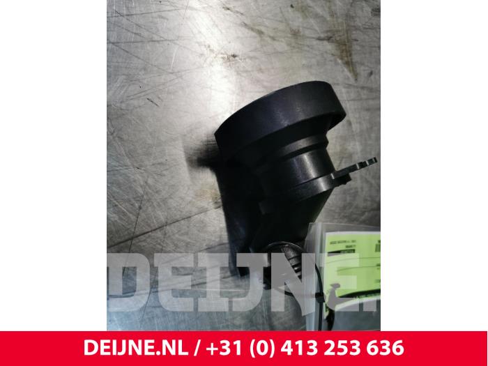 Gebruikte Olie vulpijp Volvo V70 (BW) 2.0 D3 20V Prijs € 10,00 Margeregeling aangeboden door van Deijne Onderdelen Uden B.V.