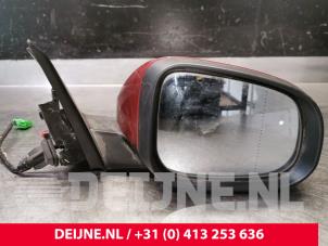 Gebruikte Buitenspiegel rechts Volvo V60 I (FW/GW) 2.0 D4 16V Prijs € 125,00 Margeregeling aangeboden door van Deijne Onderdelen Uden B.V.