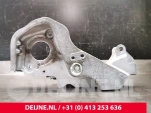 Volvo V90 Alternator lower bracket O79212 photo 3