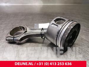 Mercedes Vito Piston O79263 photo 2