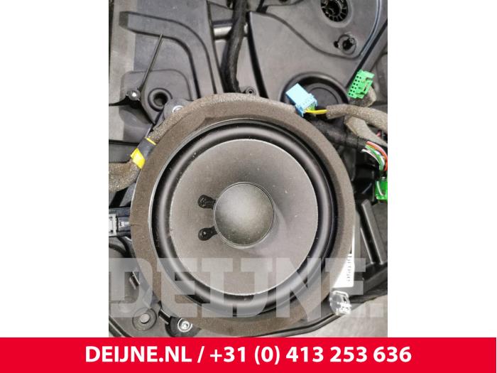 Raammechaniek 4Deurs links-voor van een Volvo V60 I (FW/GW) 2.4 D6 20V Plug-in Hybrid AWD 2015