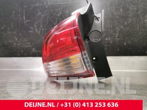 Renault Clio Taillight, left O79428 photo 3