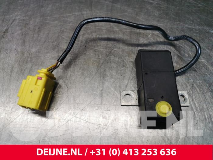Porsche Cayenne Überspannungrelais O79466