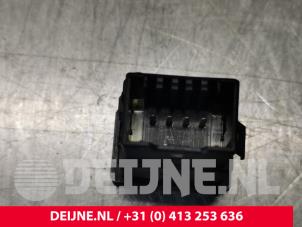 Porsche Cayenne Seat heating switch O79470 photo 2