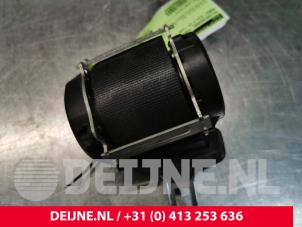 Renault Clio Veiligheidsgordel midden-achter O79548 foto 3