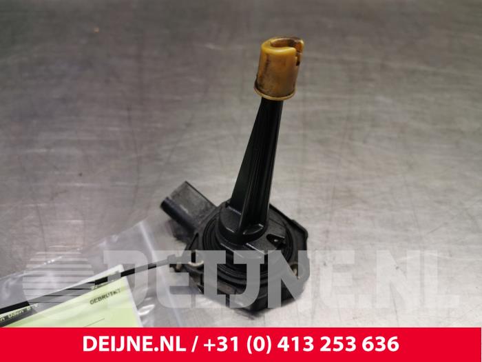 Gebruikte Oliepeil sensor Volkswagen Transporter Prijs € 18,15 Inclusief btw aangeboden door van Deijne Onderdelen Uden B.V.