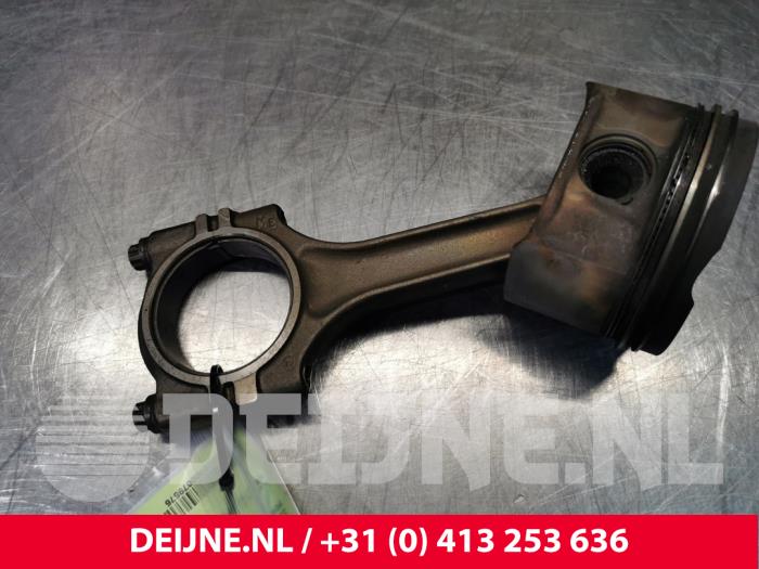 Gebruikte Zuiger Porsche Boxster (986) 2.5 24V Prijs € 80,00 Margeregeling aangeboden door van Deijne Onderdelen Uden B.V.