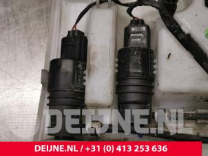 BMW 1-Serie Scheibensprühertank vorne O79766 foto 2