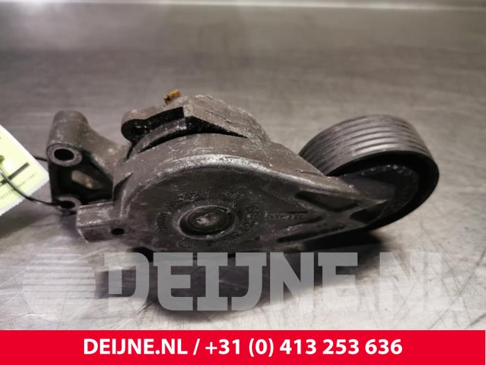 Spanrol Multiriem van een Volkswagen Transporter 2006