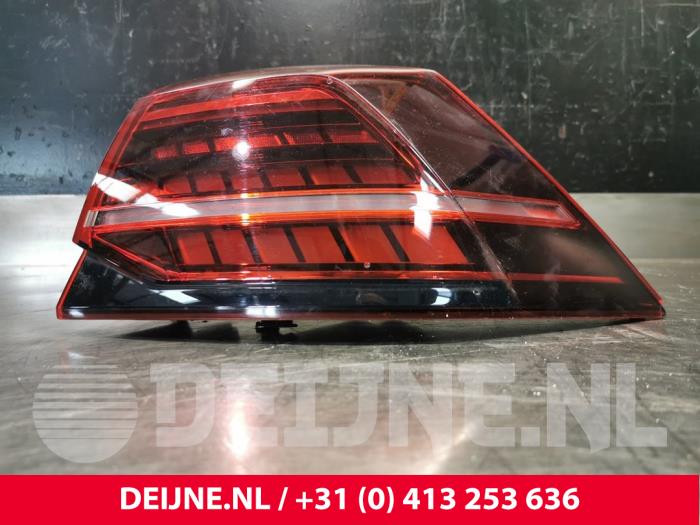 Volkswagen Golf Taillight, right O80123
