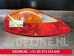 Gebruikte Achterlicht links Porsche Boxster (986) 2.5 24V Prijs € 60,00 Margeregeling aangeboden door van Deijne Onderdelen Uden B.V.