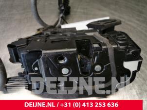 Volkswagen Golf Deurslot Mechaniek 4Deurs rechts-achter O80597 foto 2