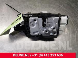 Gebruikte Deurslot Mechaniek 4Deurs rechts-achter Volvo V60 II (ZW) 2.0 D3 16V Prijs € 45,00 Margeregeling aangeboden door van Deijne Onderdelen Uden B.V.