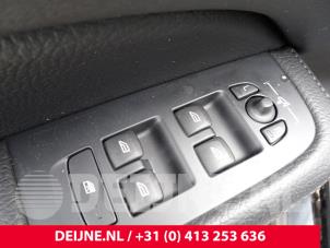 Gebruikte Elektrisch Raam Schakelaar Volvo V60 II (ZW) 2.0 D3 16V Prijs € 40,00 Margeregeling aangeboden door van Deijne Onderdelen Uden B.V.