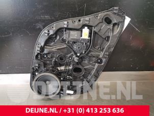 Gebruikte Ruitmechaniek 4Deurs links-achter Volvo V60 II (ZW) 2.0 D3 16V Prijs € 125,00 Margeregeling aangeboden door van Deijne Onderdelen Uden B.V.