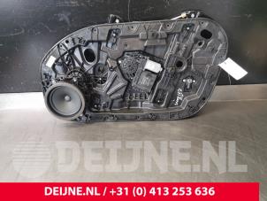 Gebruikte Raammechaniek 4Deurs rechts-voor Volvo V60 II (ZW) 2.0 D3 16V Prijs € 110,00 Margeregeling aangeboden door van Deijne Onderdelen Uden B.V.