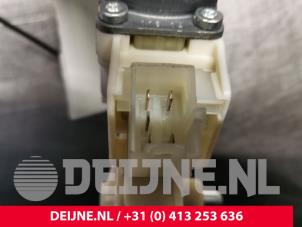 Mercedes E-Klasse Door window motor O80917 photo 3