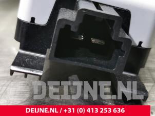 Volkswagen Golf Antennenverstärker O80933 foto 2