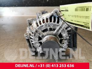 Gebruikte Dynamo Mercedes C (W203) 2.2 C-220 CDI 16V Prijs € 151,25 Inclusief btw aangeboden door van Deijne Onderdelen Uden B.V.