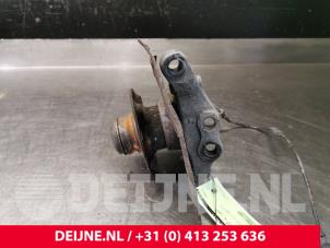 Mercedes C-Klasse Fusee rechts-voor O81031 foto 3