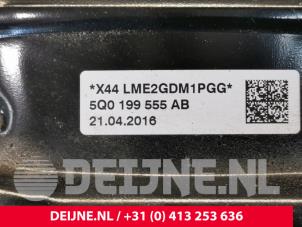 Volkswagen Golf Motorsteun O81051 foto 2