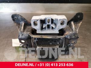 Volkswagen Golf Motorsteun O81051 foto 3