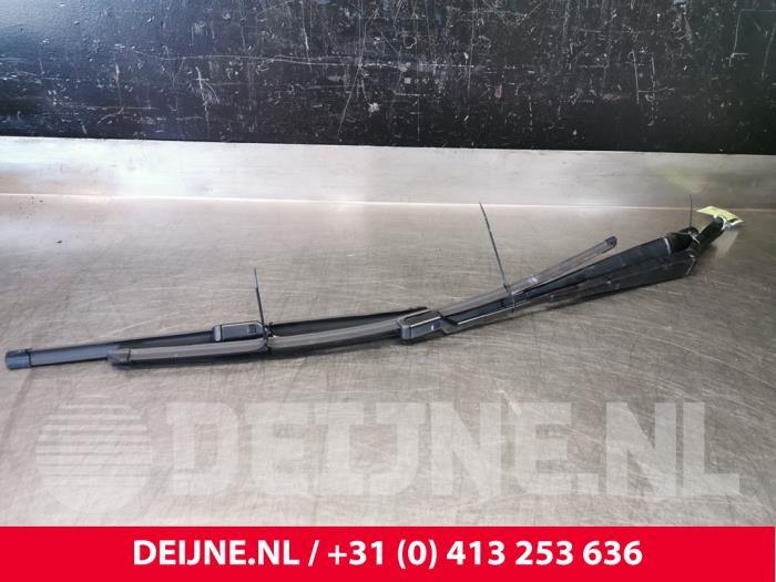 Volkswagen Golf Ruitenwisserarm voor O81055