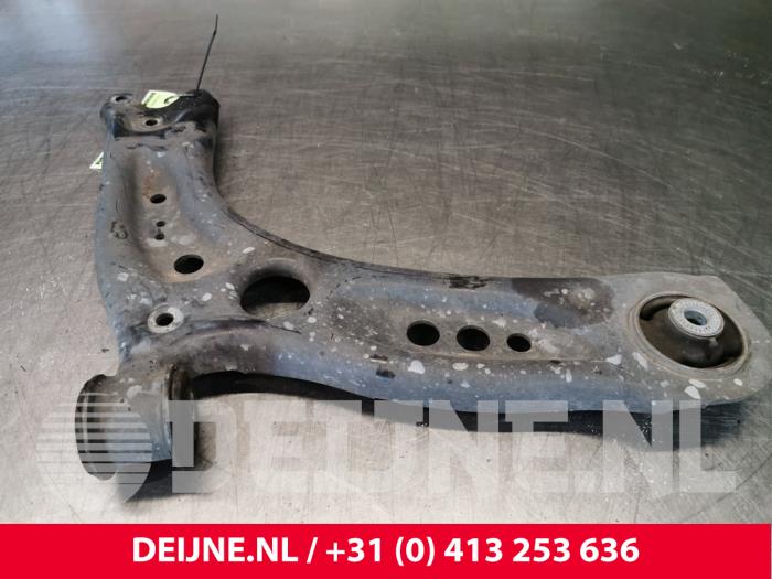 Volkswagen Golf Querlenker unten rechts vorne O81062