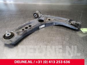 Volkswagen Golf Front lower wishbone, right O81062 photo 2