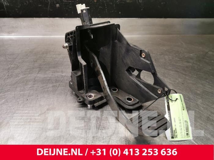 Opel Movano Bremspedal O81170