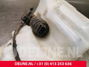 Alfa Romeo Mito Scheibensprühertank vorne O81300 foto 2