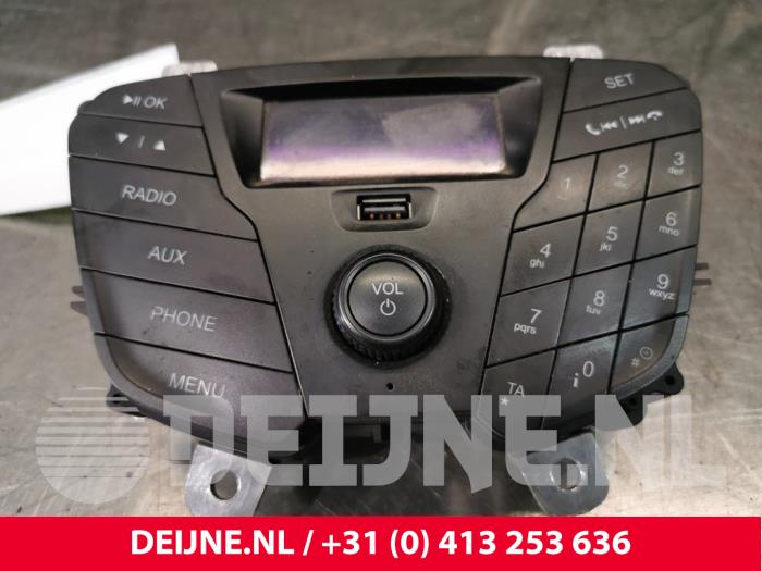 Ford Transit Radio O81476