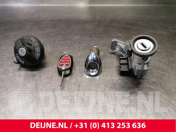Alfa Romeo Mito Schlossset Zylinder (komplett) O81738