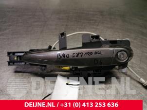 Gebruikte Deurgreep 4Deurs links-voor BMW 1 serie (E87/87N) 120i 16V Prijs € 25,00 Margeregeling aangeboden door van Deijne Onderdelen Uden B.V.