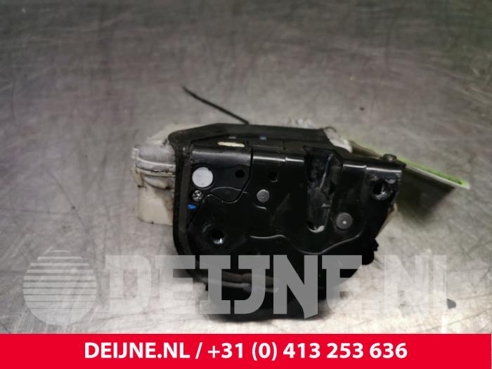 Audi A4 Türschlossmechanik 4-türig links vorne O81889