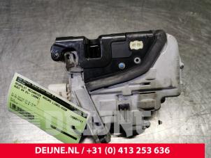 Audi A4 Deurslot Mechaniek 4Deurs links-voor O81889 foto 2
