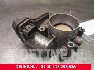 Gebruikte Gasklephuis Opel Vectra C Caravan 2.2 DIG 16V Prijs € 25,00 Margeregeling aangeboden door van Deijne Onderdelen Uden B.V.