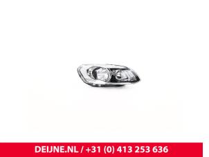 Nieuwe Koplamp rechts Volvo XC60 Prijs € 365,42 Inclusief btw aangeboden door van Deijne Onderdelen Uden B.V.