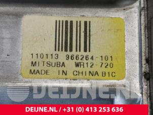 Volvo XC70 Door window motor O82246 photo 3