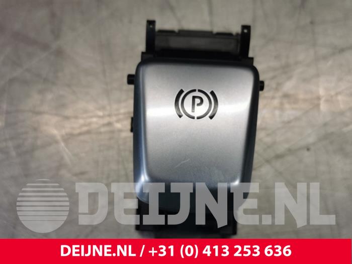 Gebruikte Handrem schakelaar Mercedes GLC (X253) 3.0 43 AMG V6 Turbo 4-Matic Prijs € 10,00 Margeregeling aangeboden door van Deijne Onderdelen Uden B.V.
