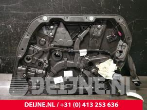 Gebruikte Raammechaniek 4Deurs rechts-voor Mercedes GLC (X253) 3.0 43 AMG V6 Turbo 4-Matic Prijs € 125,00 Margeregeling aangeboden door van Deijne Onderdelen Uden B.V.