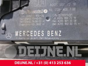 Mercedes GLC-Klasse Tailgate motor O82611 photo 2