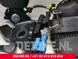 Mercedes GLC-Klasse Rear seatbelt buckle, right O82617 photo 2